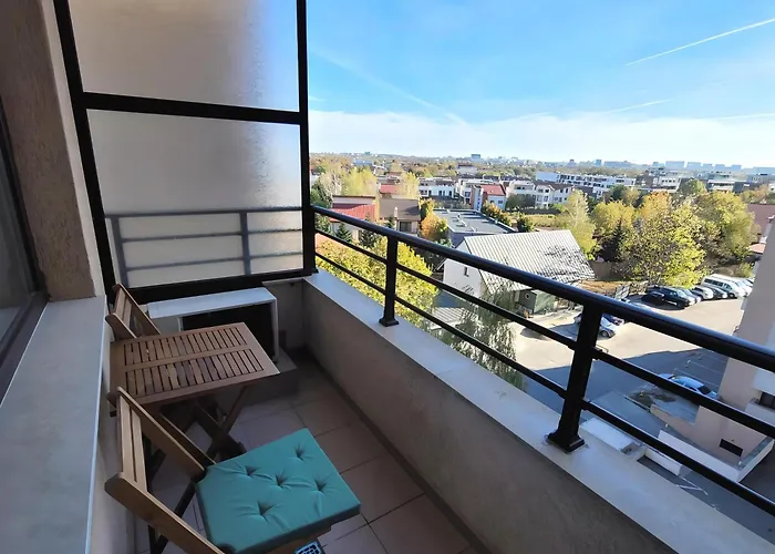 Us Embassy & Zoo Baneasa - Privighetorilor * بوخارست